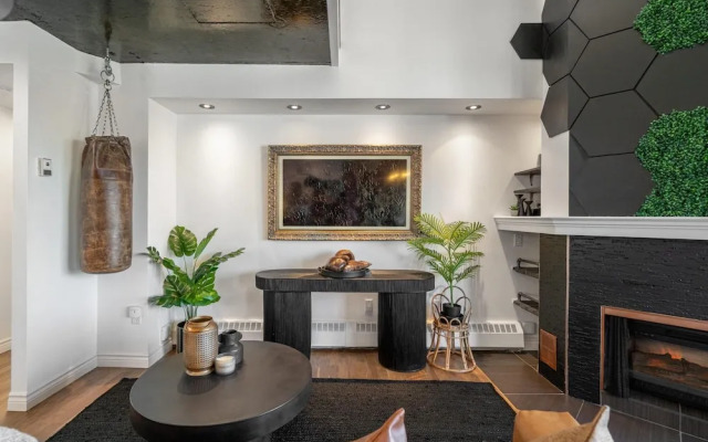 The Lost No Service Fees Penthouse Hot Tub