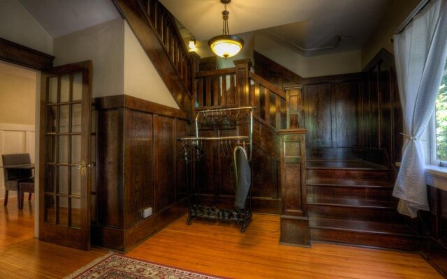 McLay Heritage Guest House