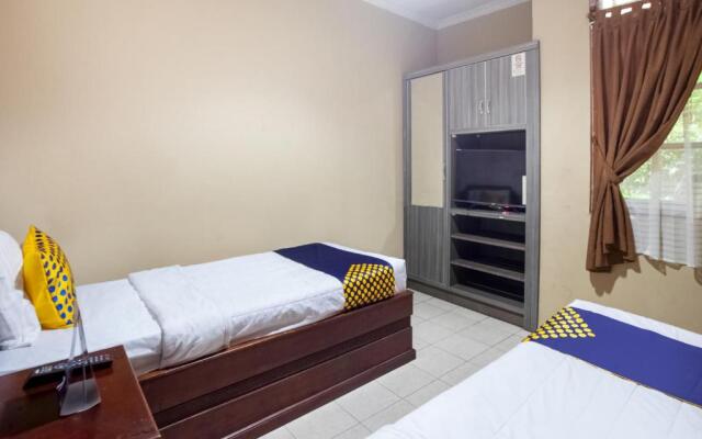 SPOT ON 3858 Elsana Transit Hotel