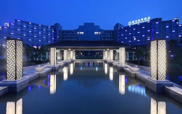 Luan Suntone Plaza Hotel