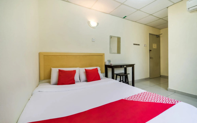 OYO 301 River Inn Hotel