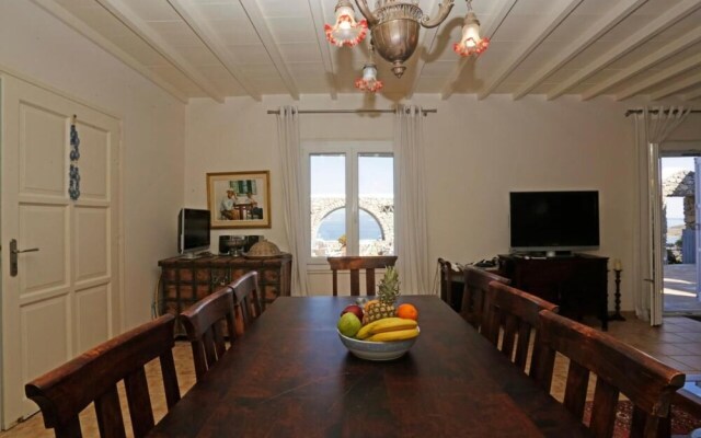 Amati Villa Cavo Dellos