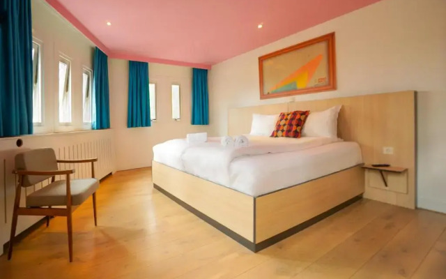 Sparks Hostel