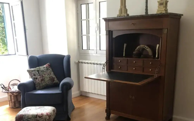 Villa-sleeps2-garden-private Park