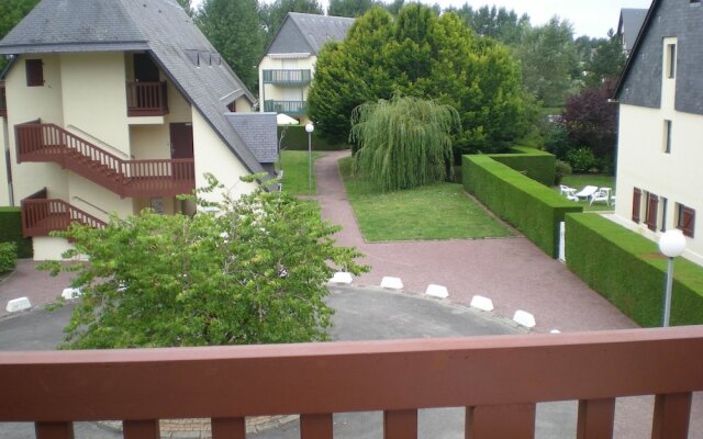 Apartment With 2 Bedrooms in Tourgéville, With Balcony and Wifi - 100