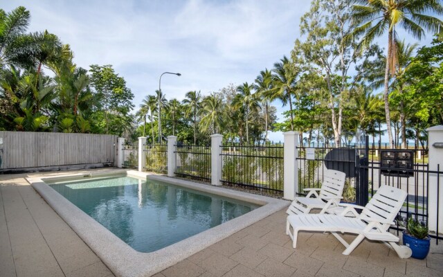 Oceansprey Beachfront Apartments