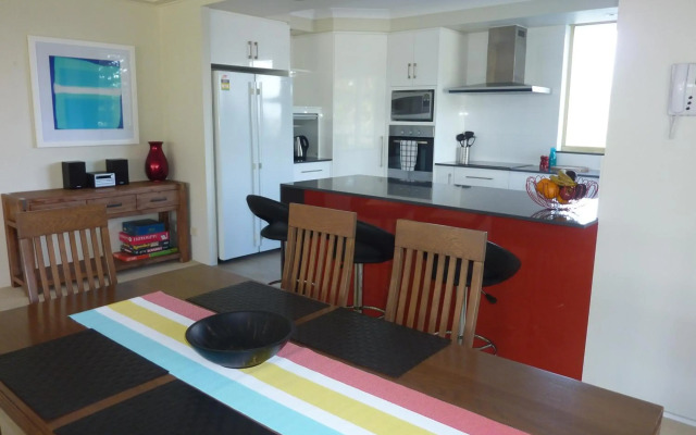 Contessa Holiday Apartments