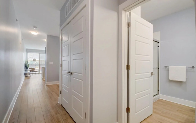 FRONTDESK The E'laan Apts Downtown Indianapolis