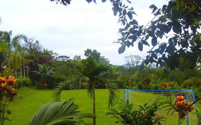 Hotel Heliconias Nature Inn & Hot Springs