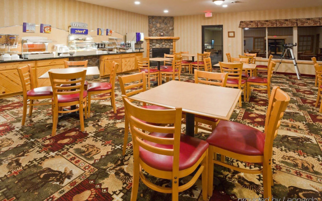 Holiday Inn Express Munising-Lakeview by IHG