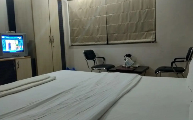 JK Rooms 122 Shaheen Lodging & Boarding