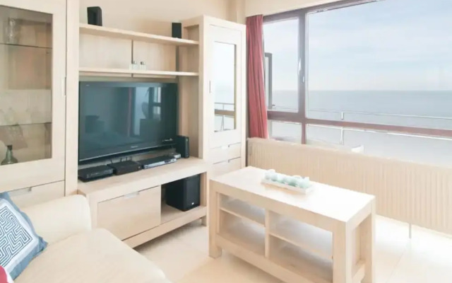 Posh Apartment With Racecourse View