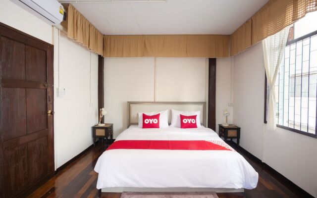 Oyo 708 All Red Hostel Chiang Mai