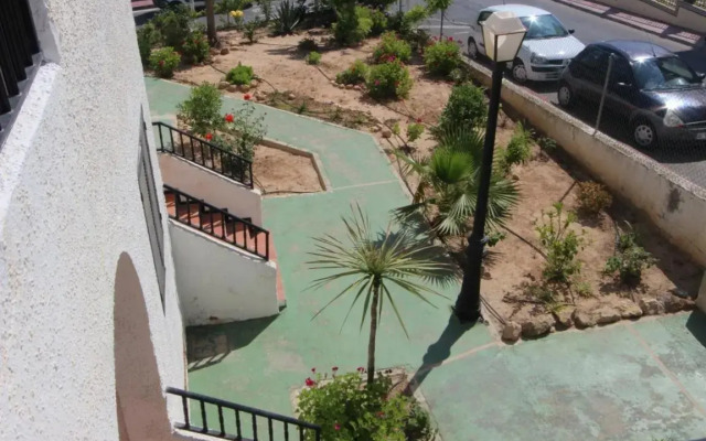 Apartment overlooking to the pool 2450