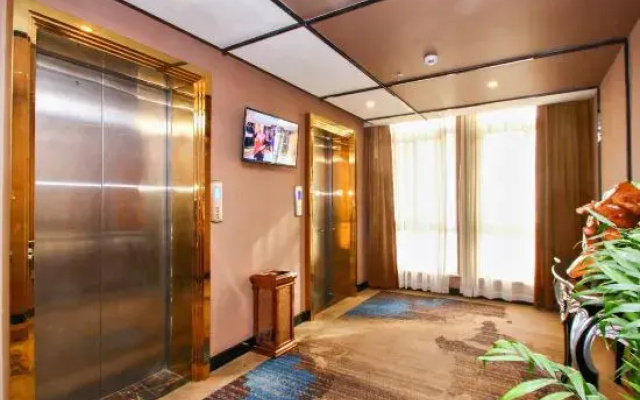Huazhi Hotel Fuyang