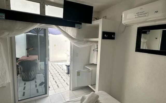 Vayor Hotel & Suites