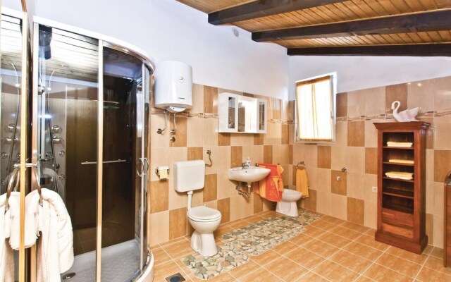 Stunning Home in Stifanici With Wifi and 3 Bedrooms
