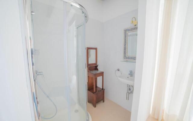 HT3 - Quirky Apartment with Roof Terrace
