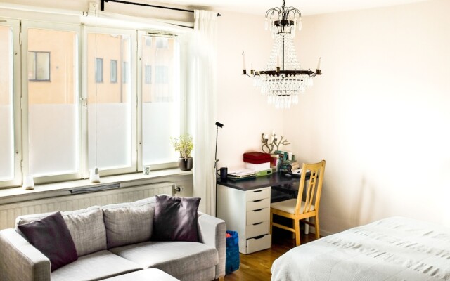 Comfortable Studio Apartment - Midsommarkransen