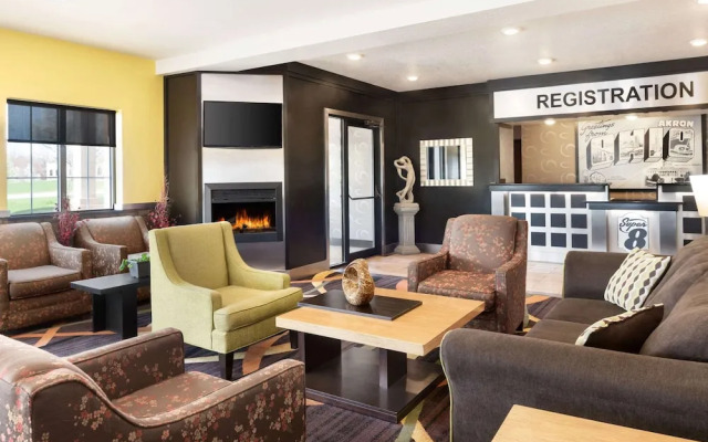 Super 8 Akron S/Green/Uniontown OH