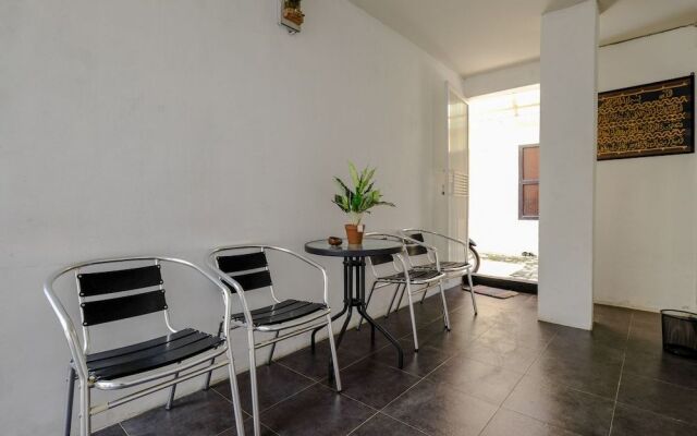 OYO 2499 Penginapan Ratu Emas