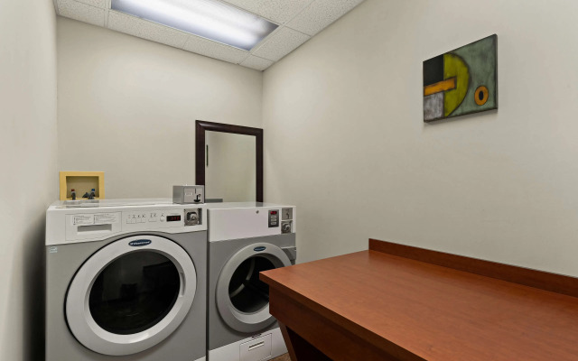 Best Western Plus Orangeville Inn & Suites