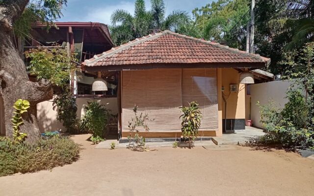 Surf & Relax Inn Arugambay