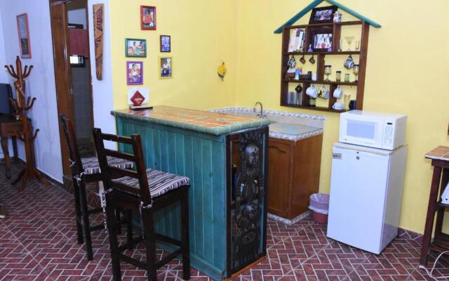 Room in B&B - Cancun Guest House 2