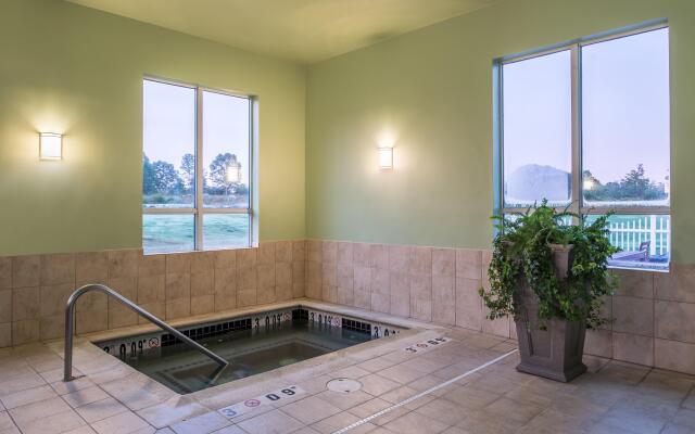 Holiday Inn Express Mystic by IHG