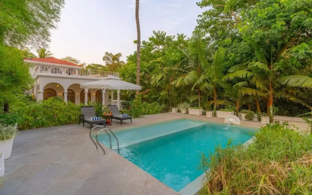 Loto Bianco by Hireavilla -4br w Pvt Pool Siolim
