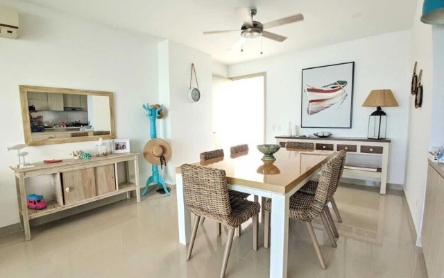 Lujoso Apartamento Frente al Mar