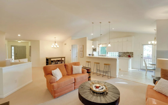 Holland Home: Walk to the Beach!