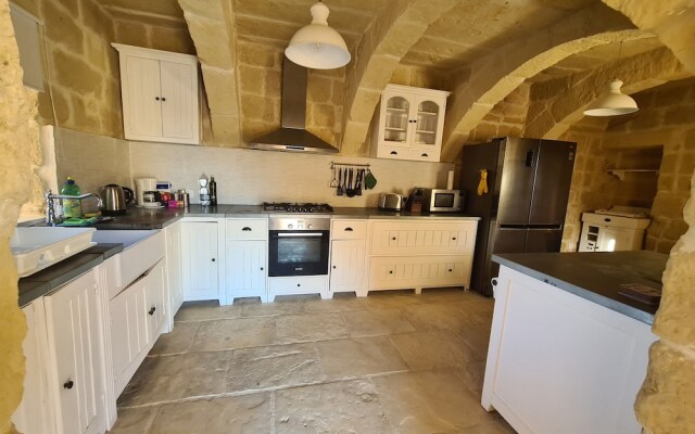 Farmhouse Villa in Gozo With Large Pool & Garden