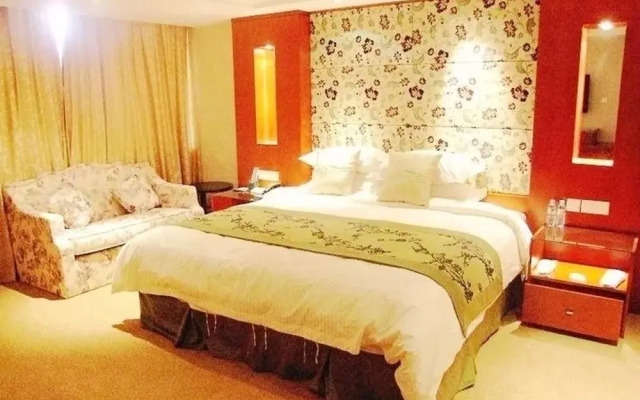 Iris Orchard All Suites Hotel (Tangshan Convention Center)