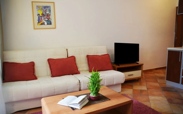 Secret Garden Apartments