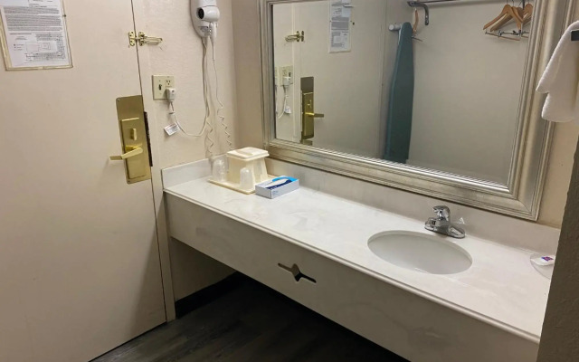 Motel 6 Rochester