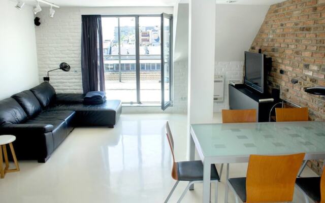 FM Deluxe 2-BDR Apartment with Rooftop Terrace - Varna