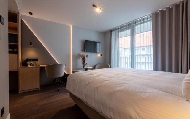 The CORNR Hotel