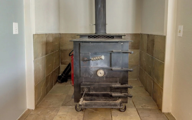 Lakefront Versailles Vacation Rental w/ Dock!