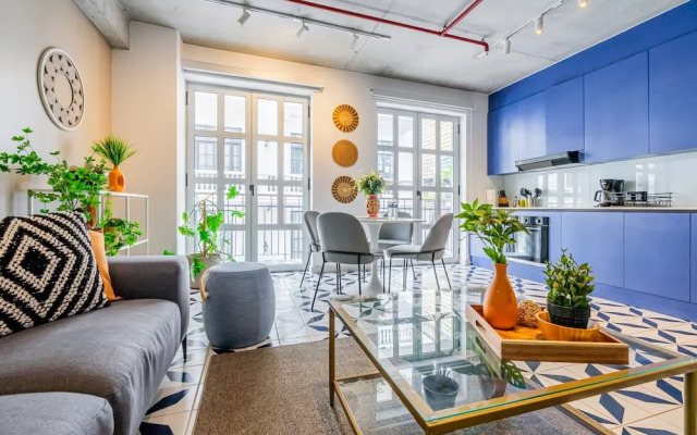 w Stylish 2BR in Plaza Herrera