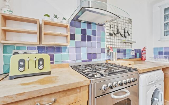 Brighton Getaways - Beach Lodge House