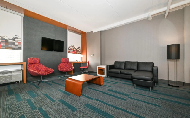 Aloft Charlotte City Center