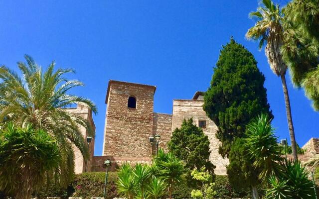 Skysea Malaga Centro frente al Rio