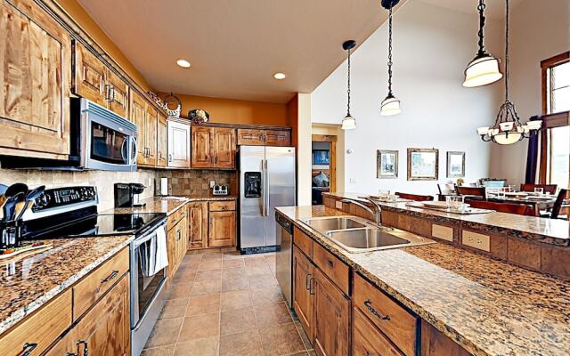 580 Granby - 3 Br Home