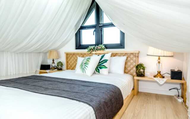 On The Beach Pension