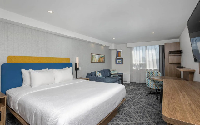 Quality Hotel & Suites Montreal East