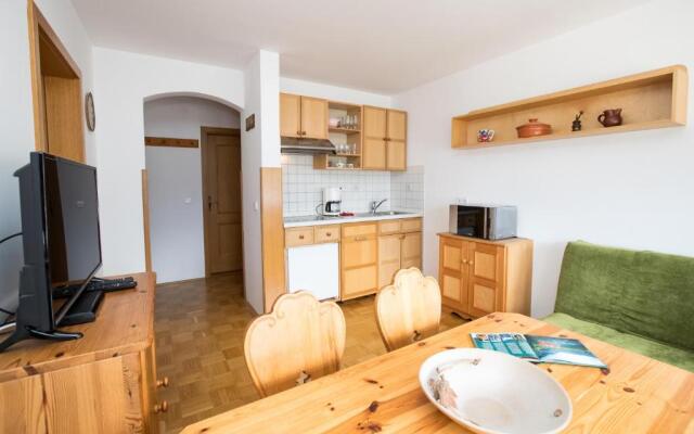 Domačija & Apartmaji Katrnjek