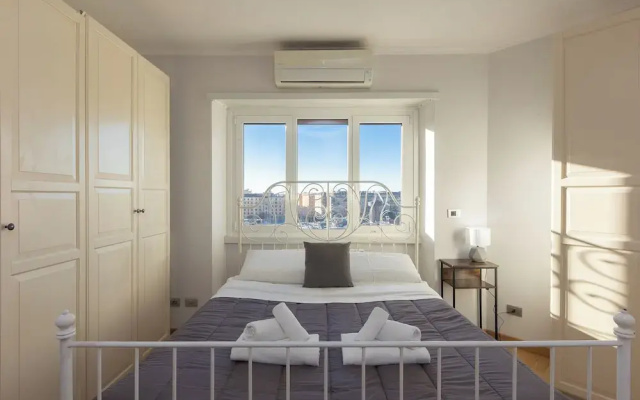 Rental in Rome Pyramid View Apartment