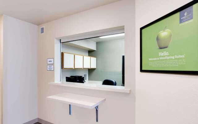 WoodSpring Suites Cincinnati Fairfield