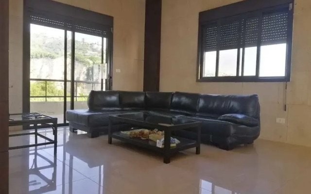 Quiet Comfy and Epic Seaview